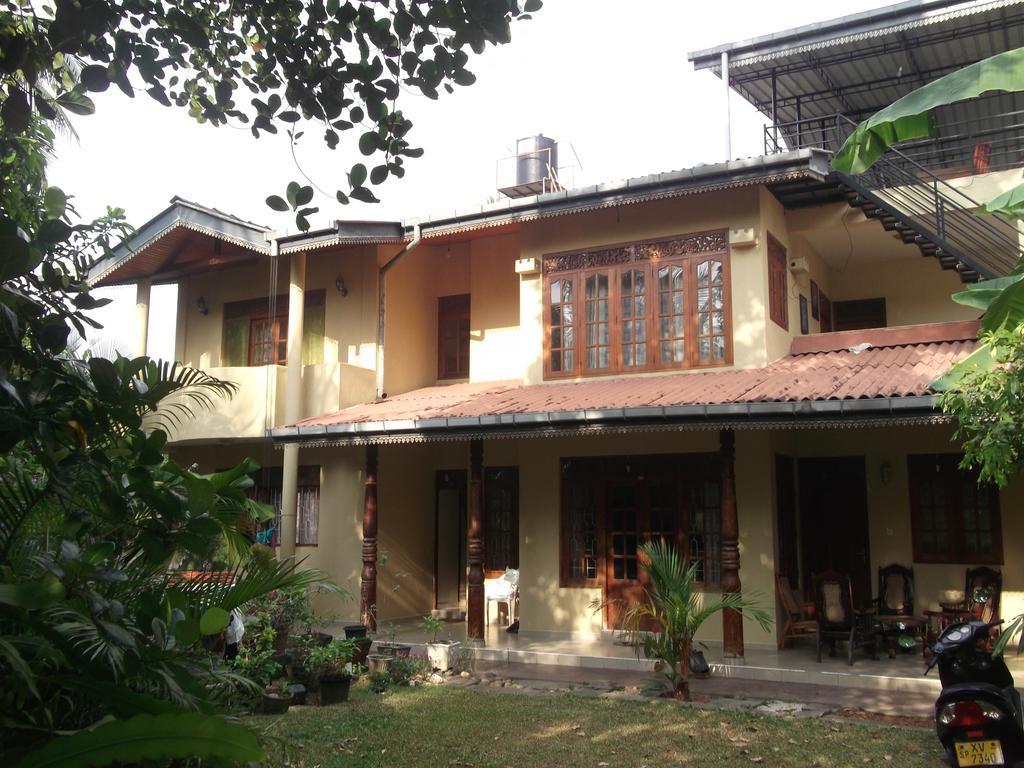 Serenity Villa Хиккадува Экстерьер фото