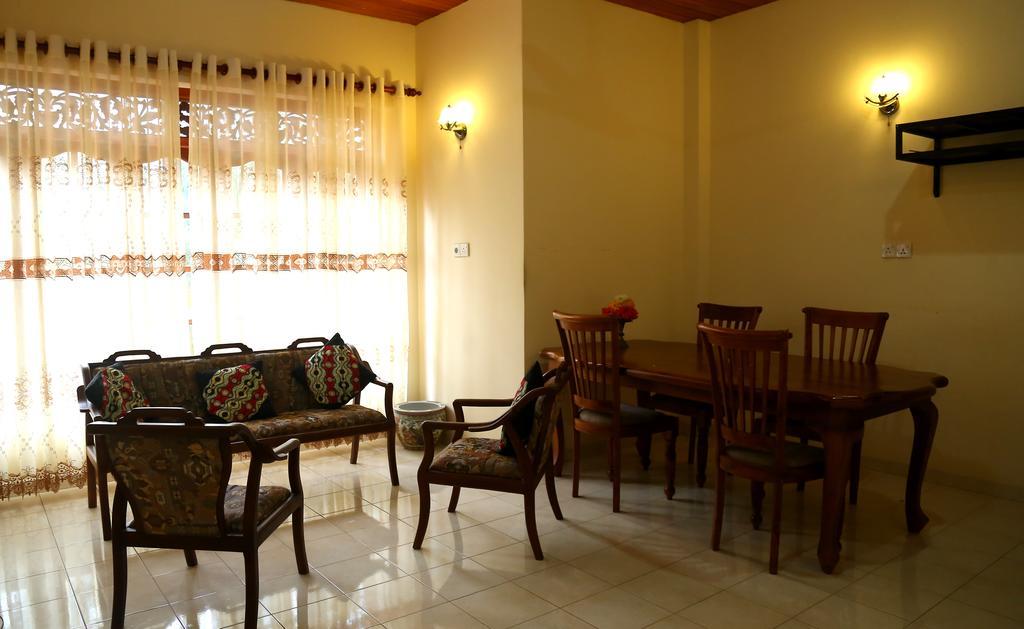 Serenity Villa Хиккадува Экстерьер фото