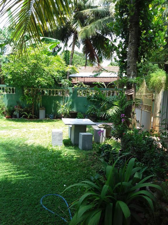 Serenity Villa Хиккадува Экстерьер фото