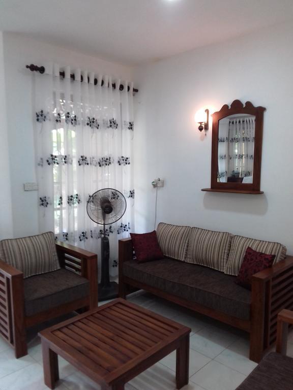 Serenity Villa Хиккадува Экстерьер фото