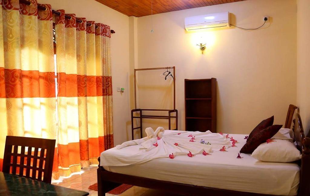 Serenity Villa Хиккадува Экстерьер фото