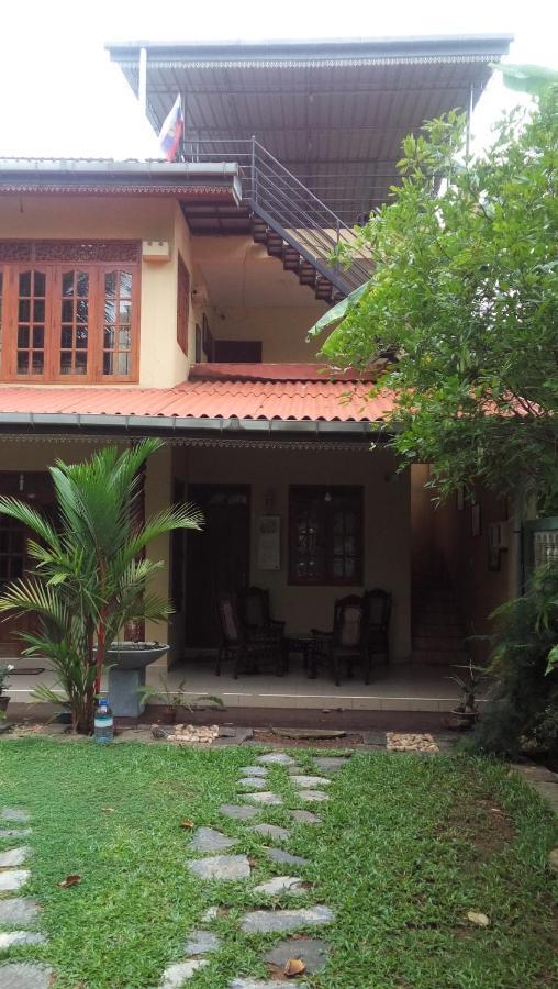 Serenity Villa Хиккадува Экстерьер фото